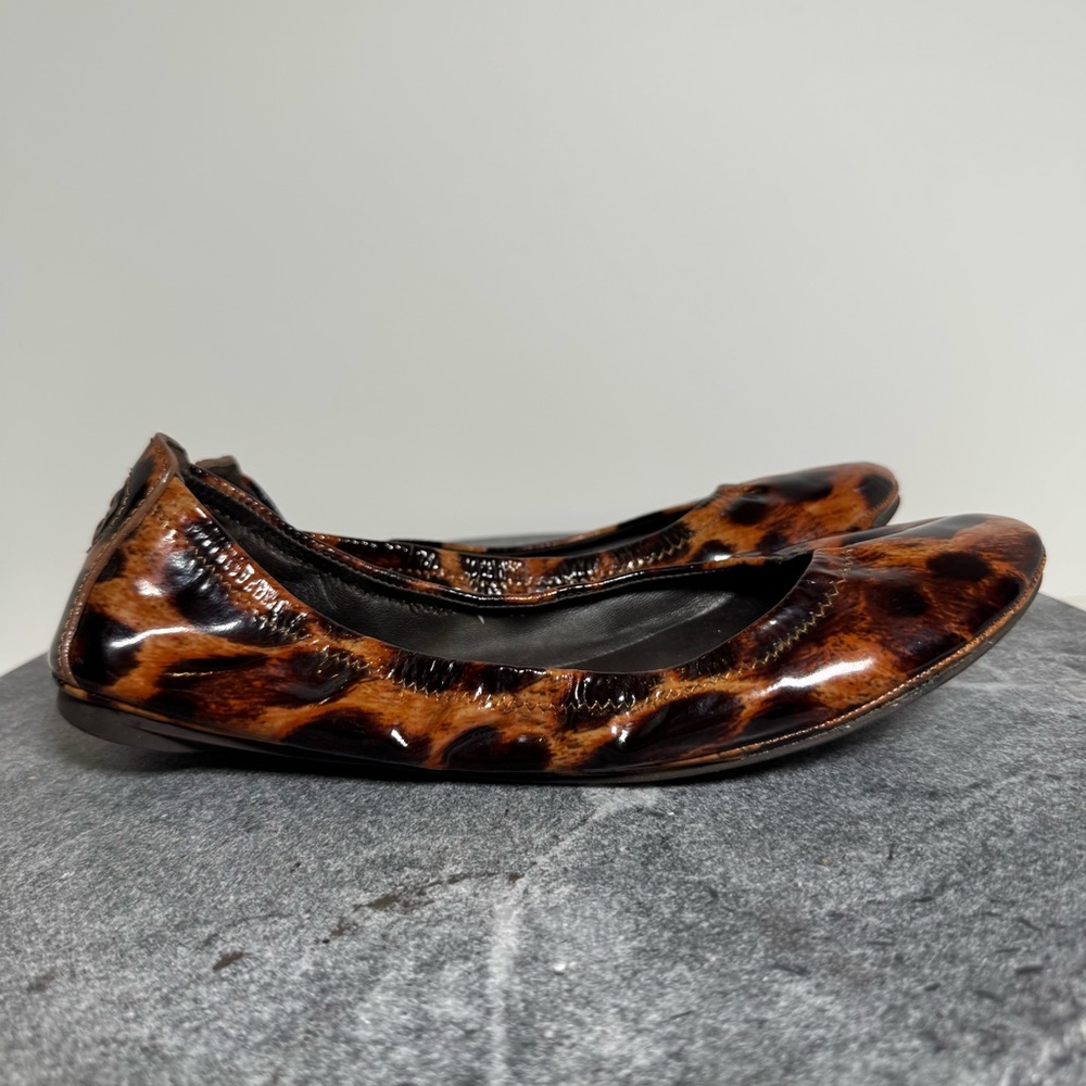 Tory Burch Eddie Leopard Print Patent Leather Ballet Flats 6.5 - Picture 6 of 12